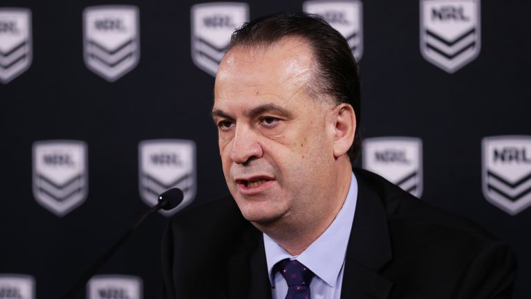 Peter V'Landys confía en que el NRL se reiniciará pronto