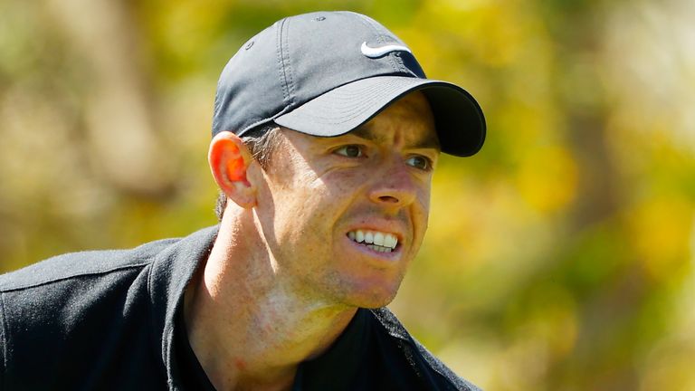 Rory McIlroy dio la vuelta en un par