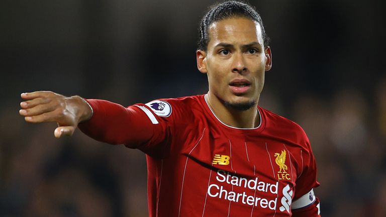 Virgil van Dijk debería ganar el premio al jugador del año de la PFA, dice Merson