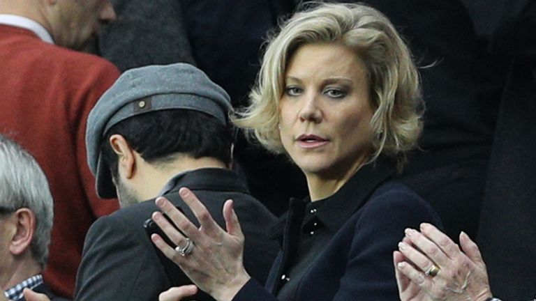 Amanda Staveley en las gradas durante un partido de la Premier League en St James 'Park