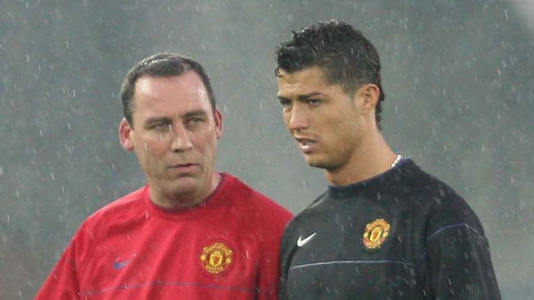 Rene Meulensteen y Cristiano Ronaldo trabajaron uno a uno en el Manchester United