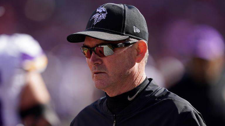 El entrenador en jefe de los Minnesota Vikings, Mike Zimmer