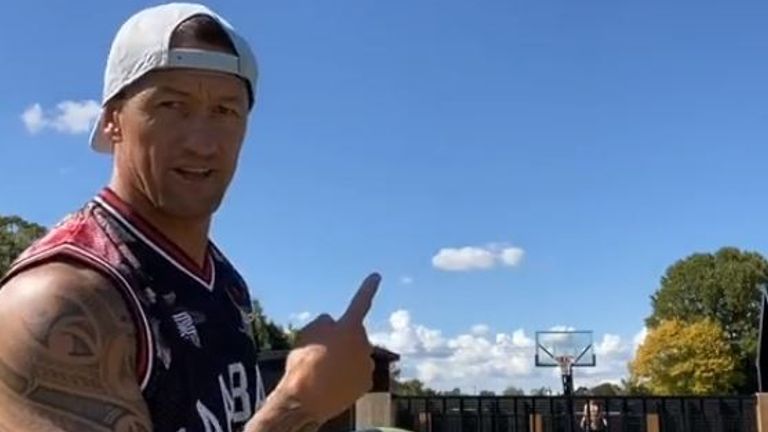 Carlos Spencer has wowed the rugby world of social media with his incredible trick-shots
