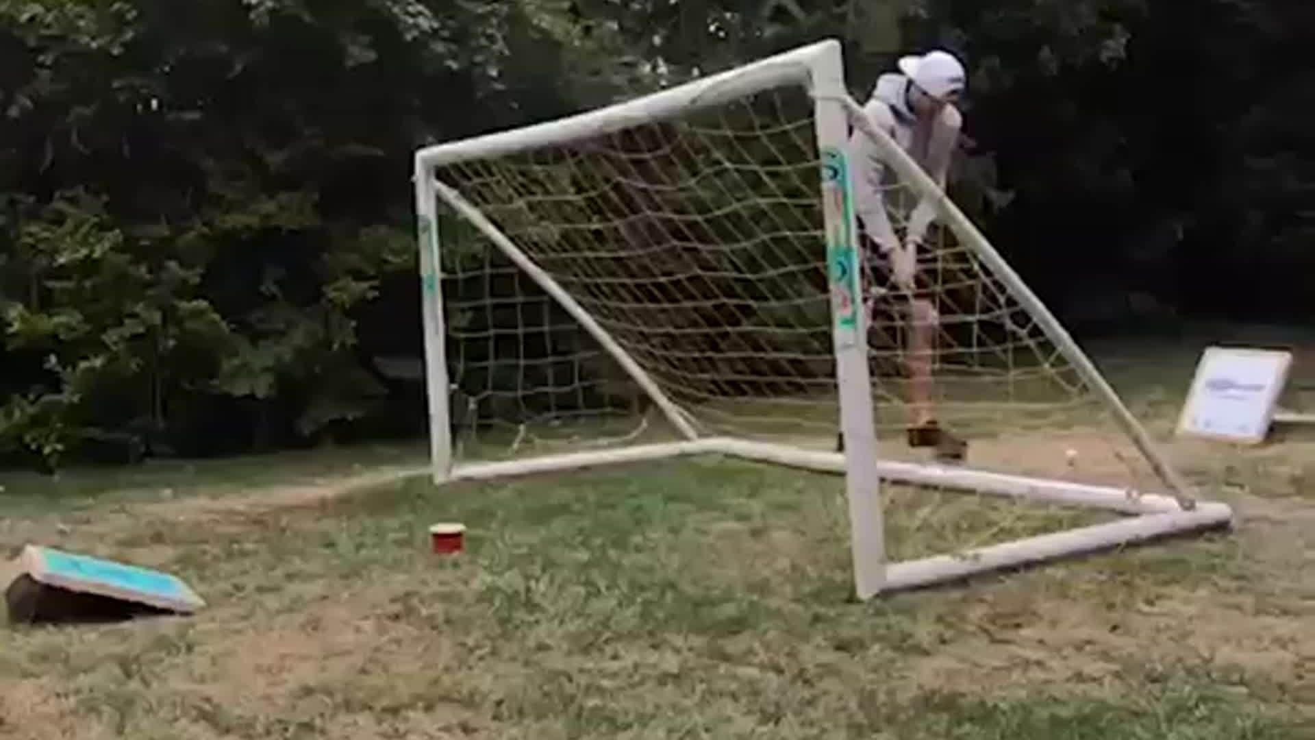 Golf trick-shots of the week!