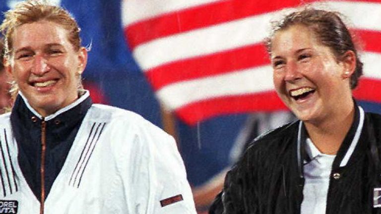 Steffi Graf (L) and Monica Seles dominated women's tennis in the early 1990s