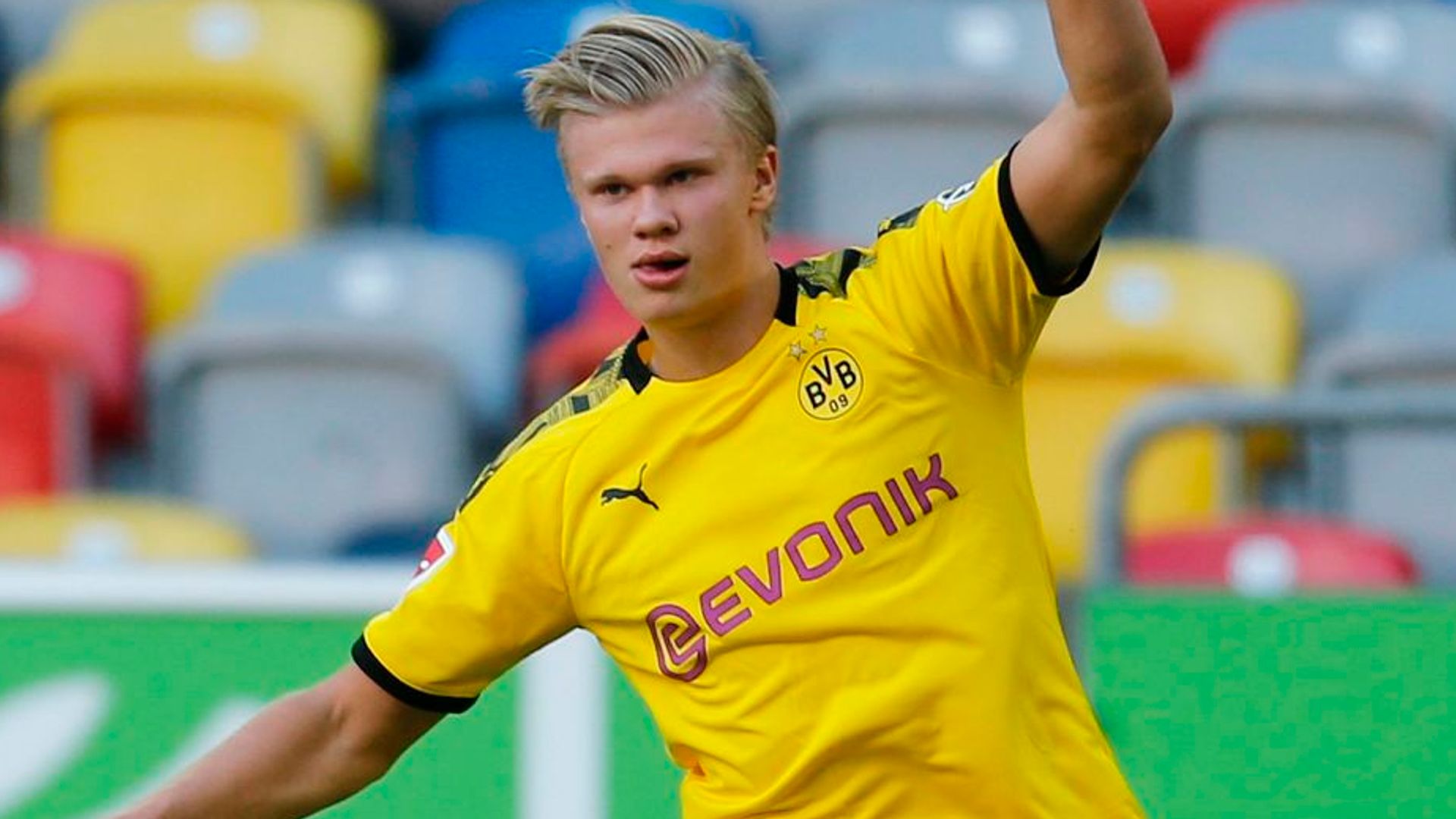 Sub Haaland gives Dortmund last-gasp win