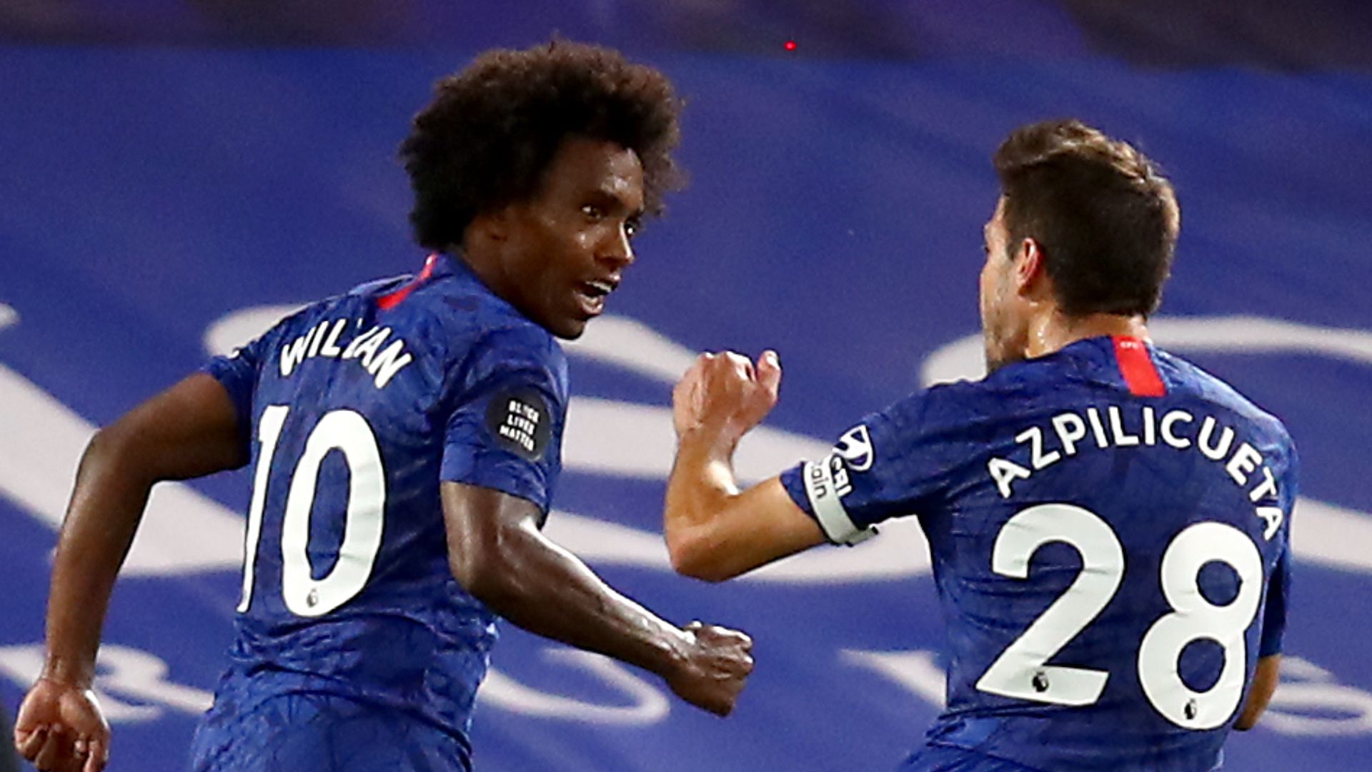 Chelsea beat valiant City to crown Liverpool