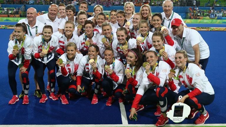 Hinch celebrates gold with her Great Britain teammates at Rio 2016