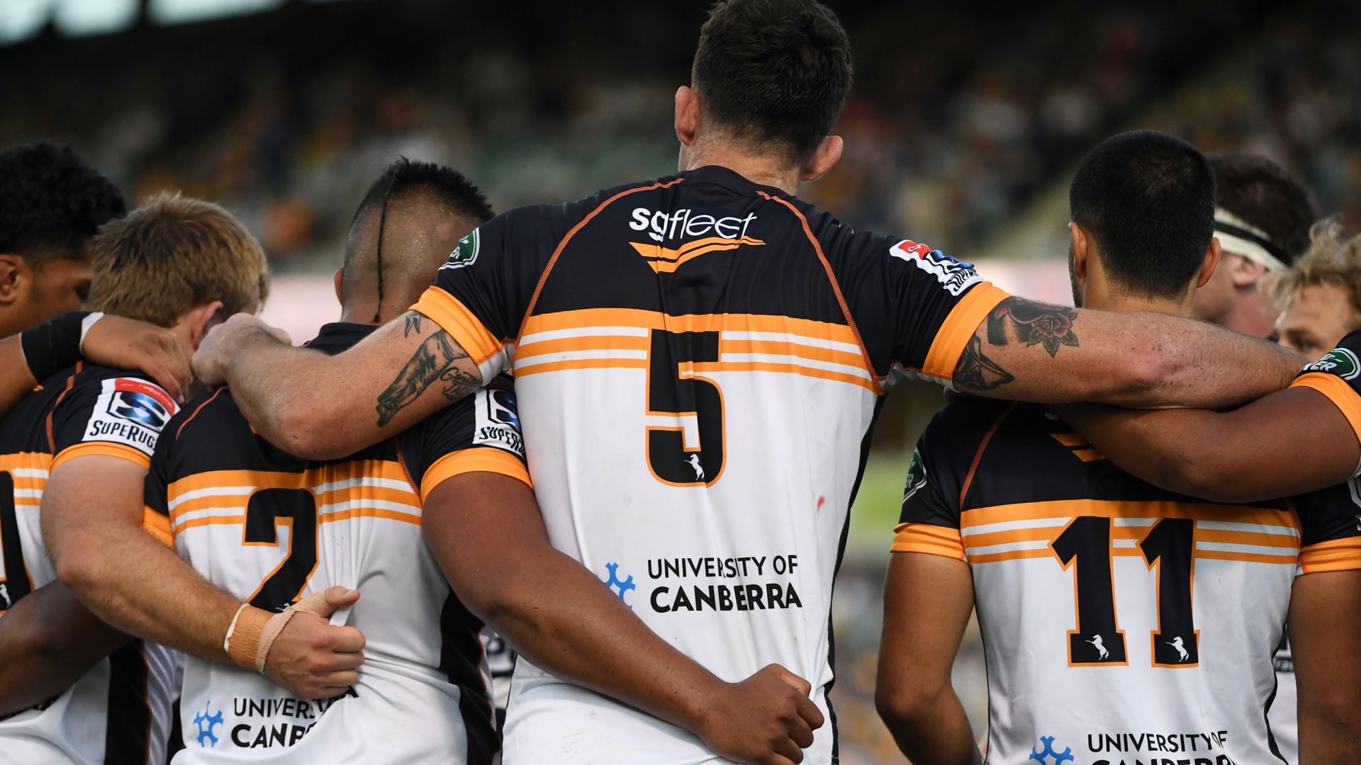 Australian players accept pay cut