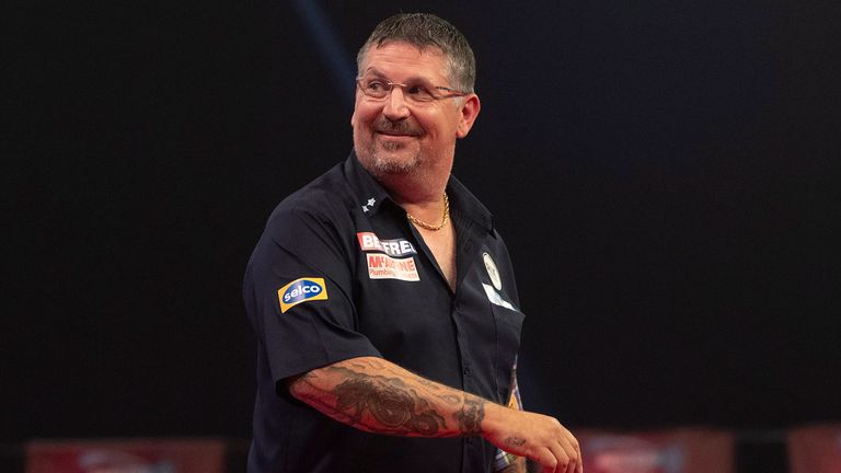 Gary Anderson booked  a place in another World Matchplay final with a hard-fought win over Michael Smith