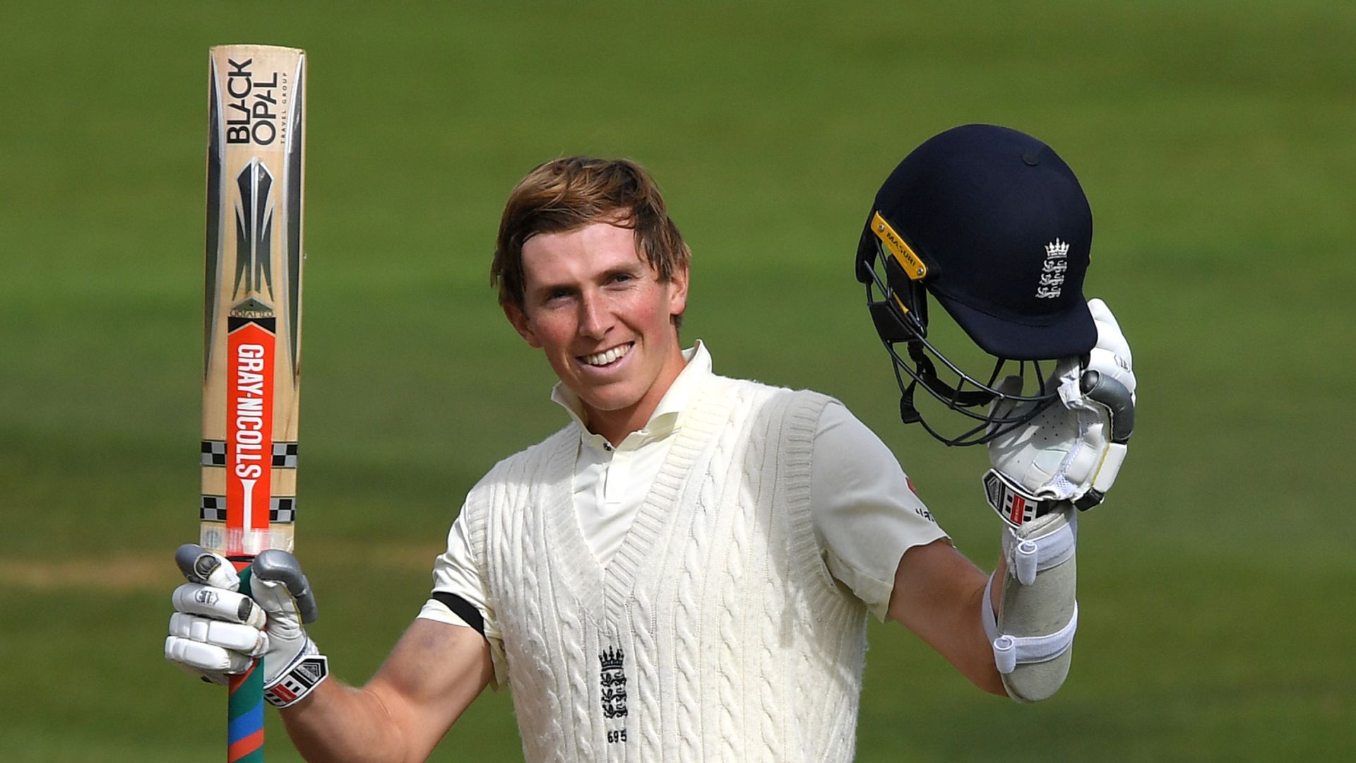 Crawley hits 171no as England take control of Pakistan