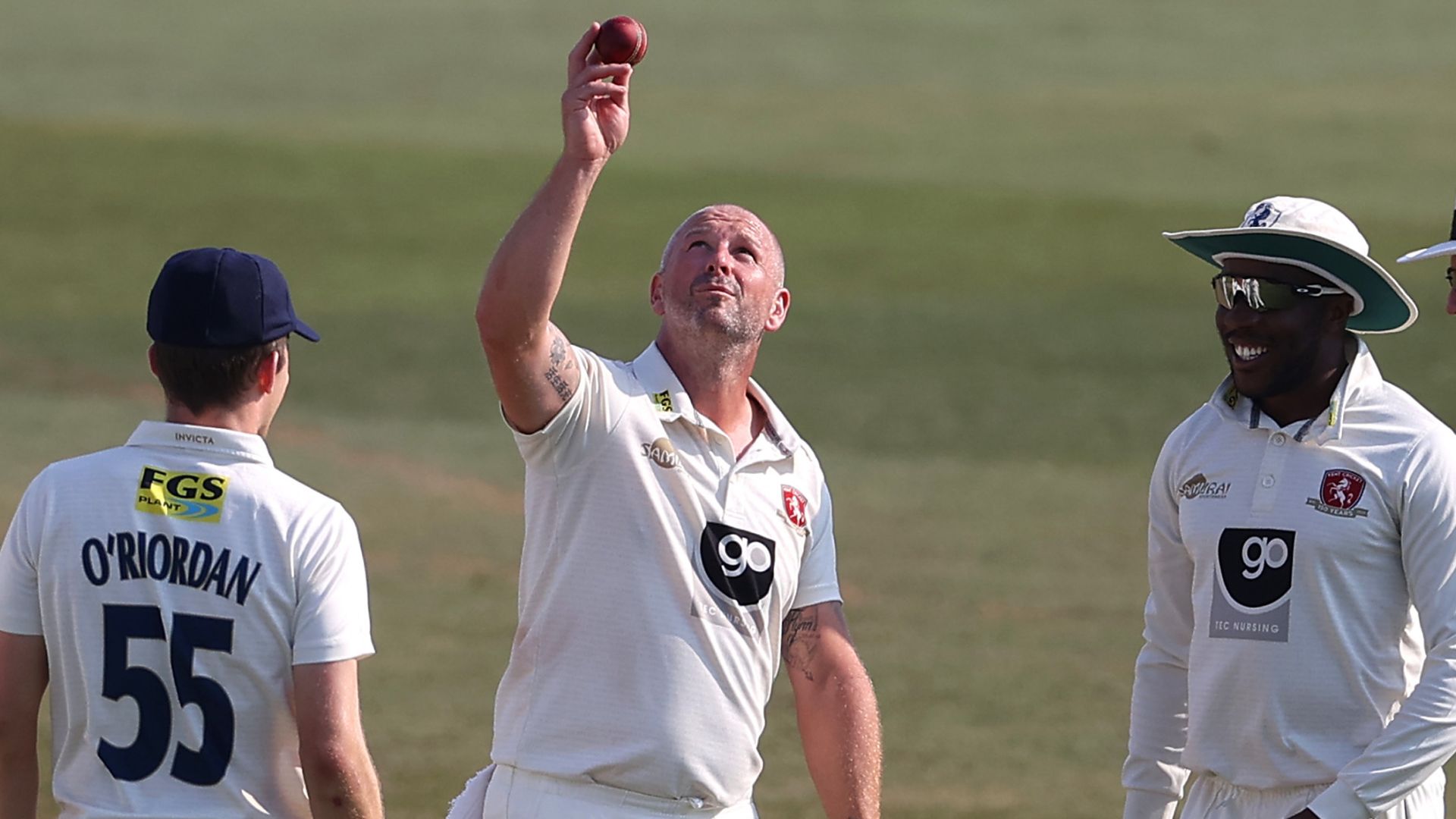 Stevens shreds Sussex after Kent smash records