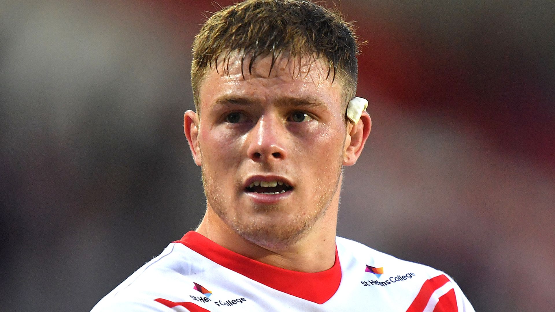 Knowles switches allegiance to England