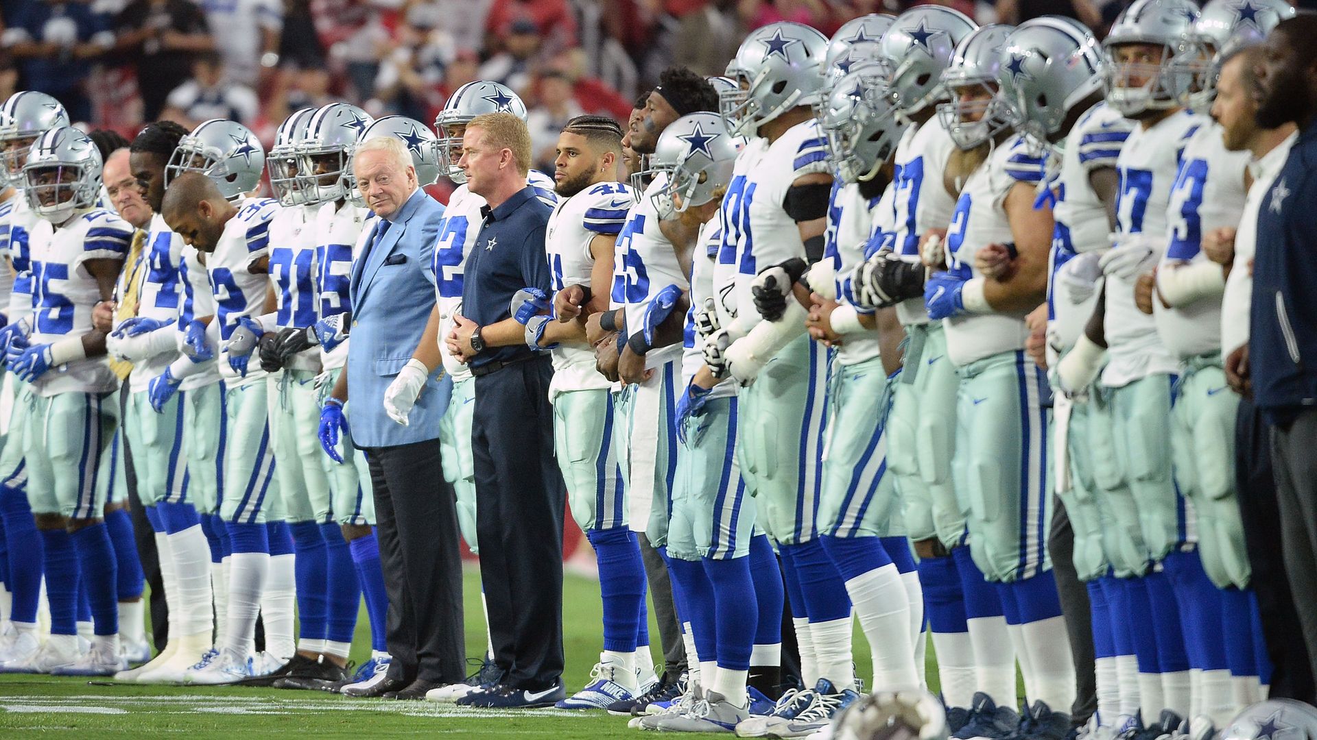 Cowboys owner promises 'grace' over anthem