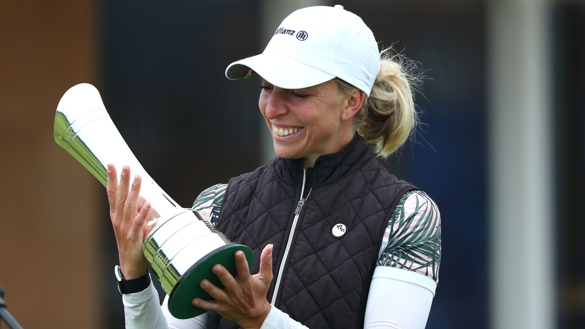 Popov secures remarkable Women's Open win