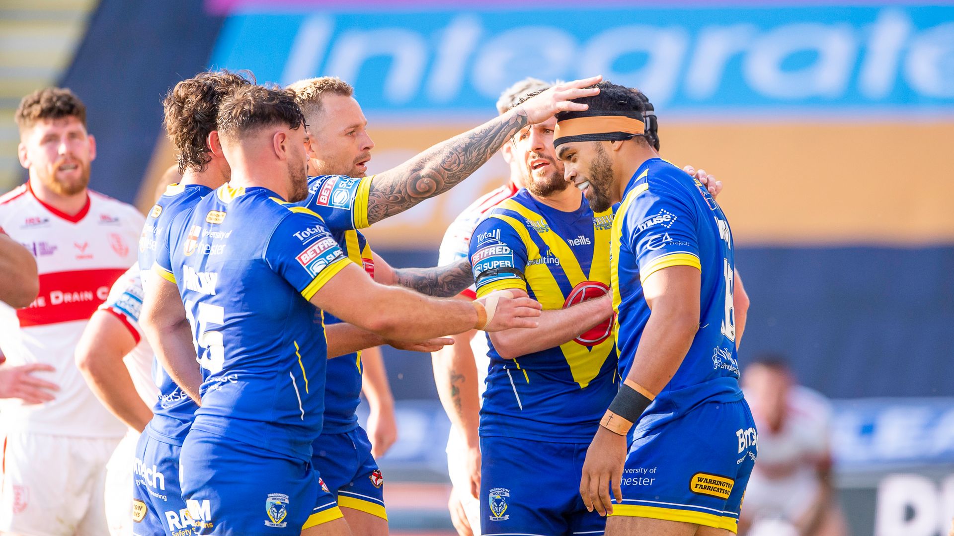 Warrington power past Hull KR