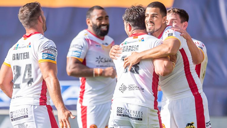 Highlights of the Betfred Super League clash between the Castleford Tigers and Catalans Dragons.