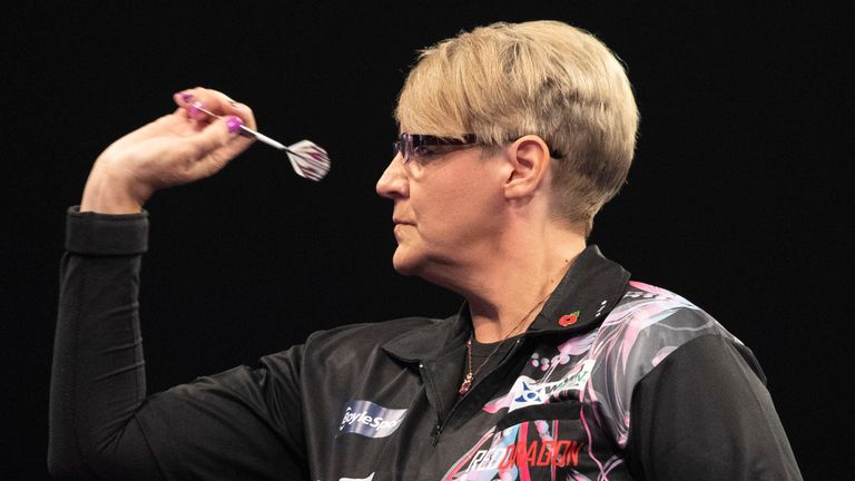 Lisa Ashton est devenue la première femme à remporter une carte PDC Tour à Q-School en janvier dernier