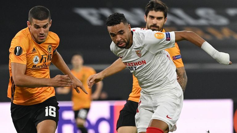 Sevilla reached the last four with a 1-0 win over Wolves