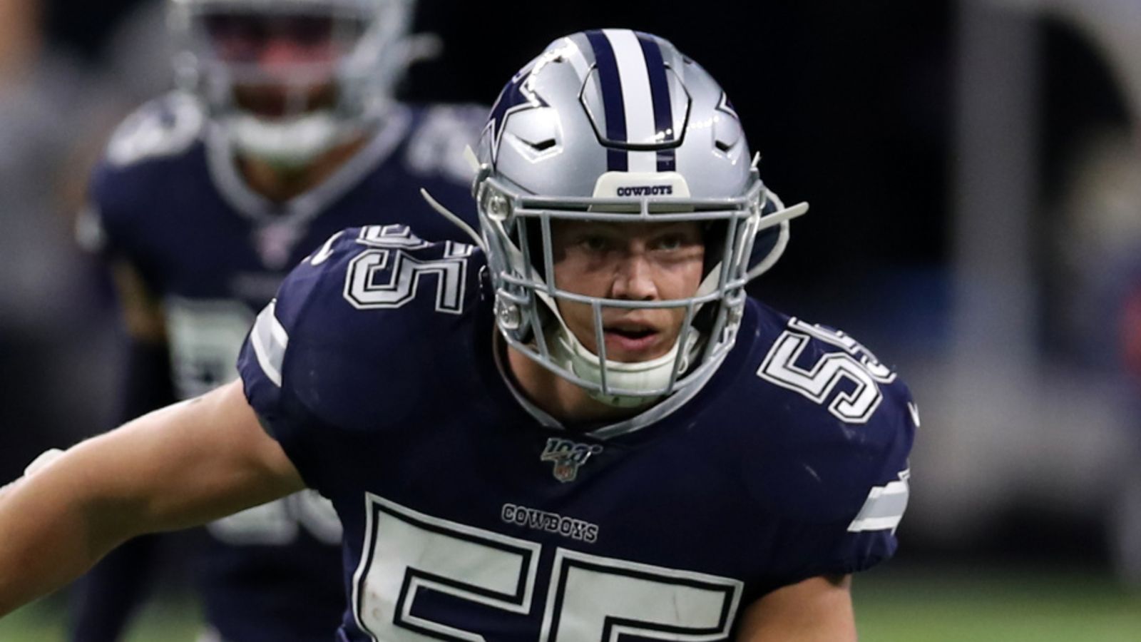 Cowboys won't decide on Leighton Vander Esch's fifth-year option