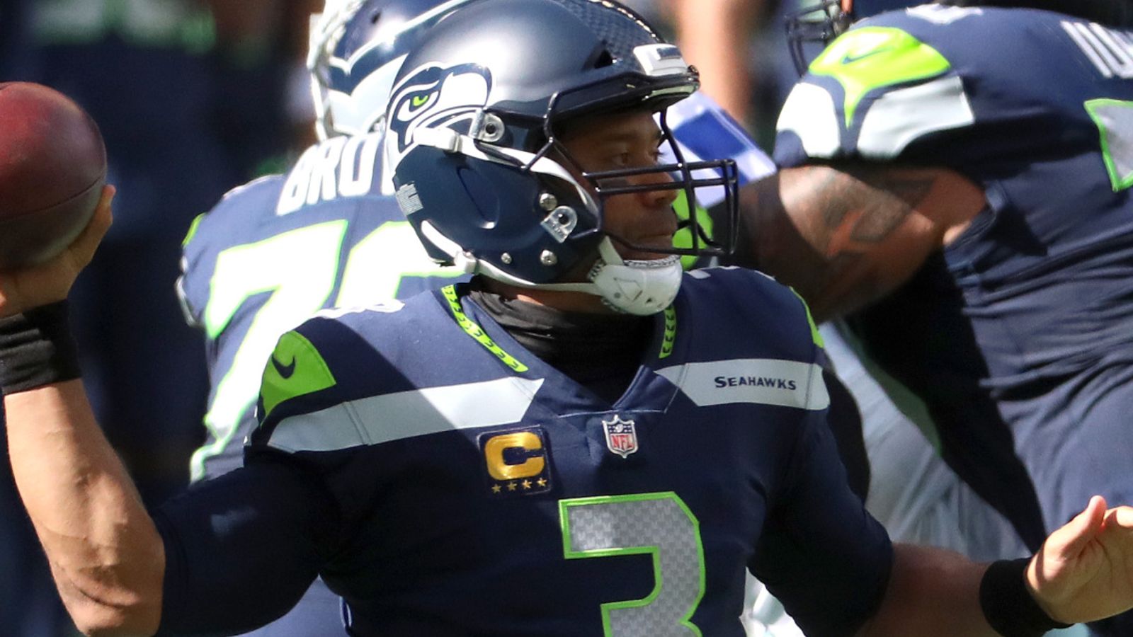 Russell Wilson throws five TD passes as the Seattle Seahawks beat