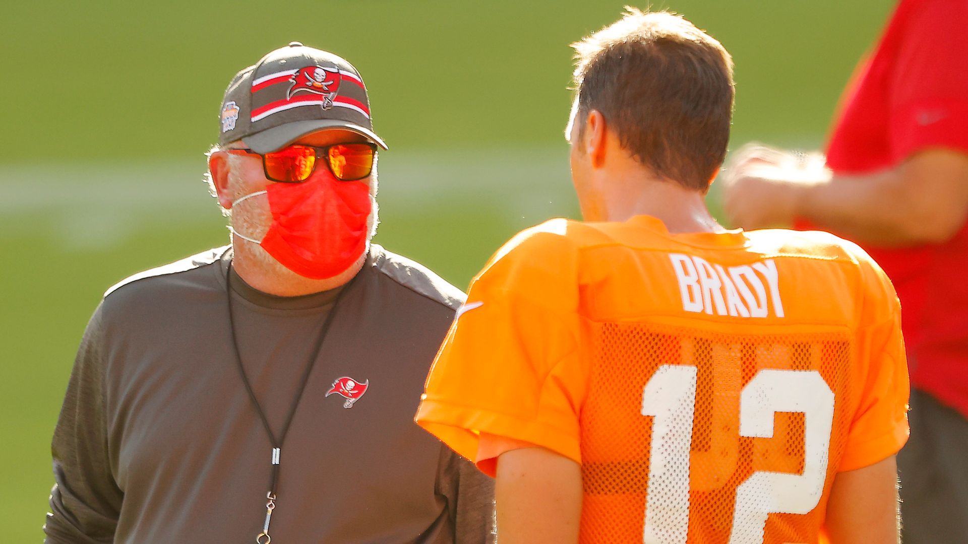 Coaches to wear masks as NFL updates Covid protocols