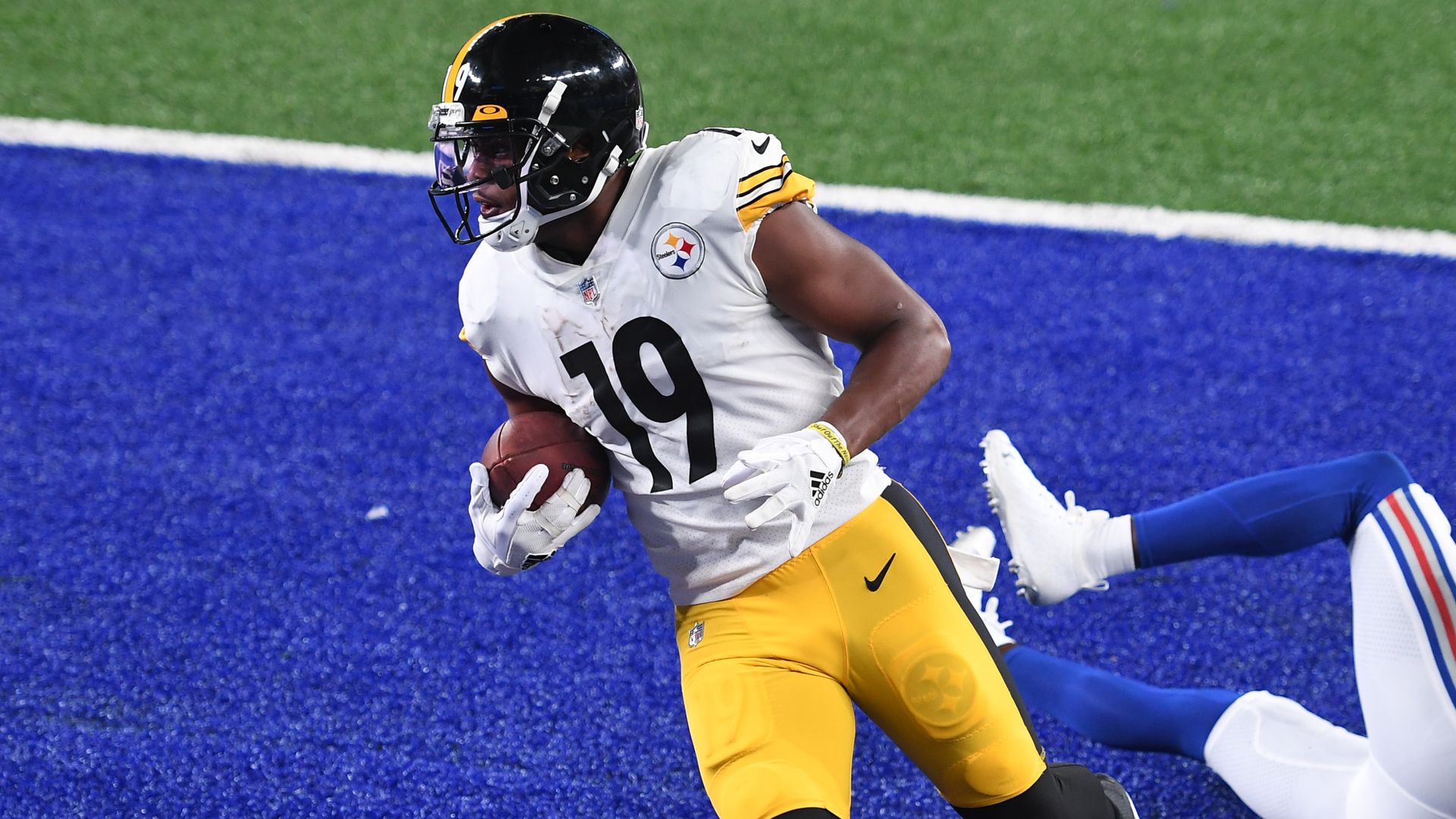 Roethlisberger returns to lead Steelers past Giants