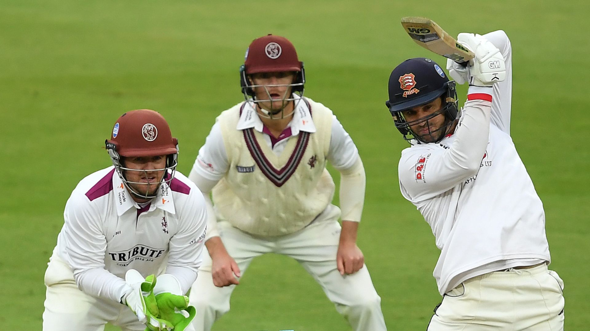 Essex thwart Somerset to win Bob Willis Trophy