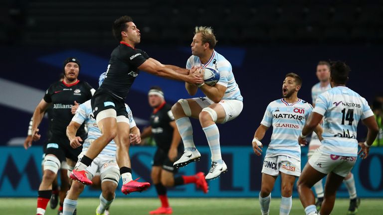 Antonie Claassen takes a high ball for Racing 92