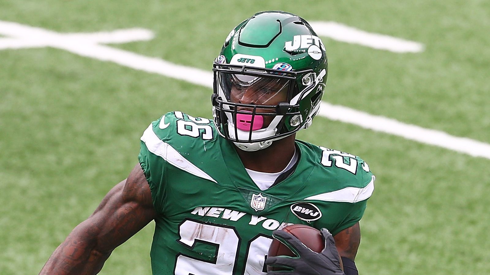 Le'Veon Bell released by New York Jets after initial trade talks