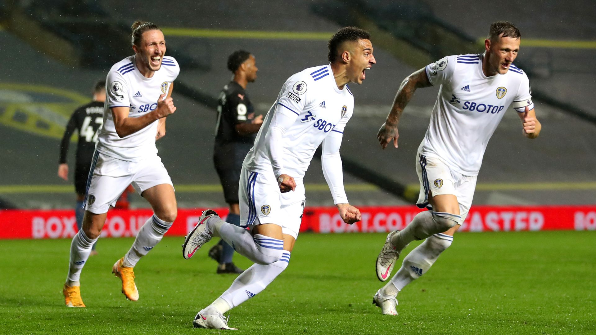 Rodrigo earns point for Leeds against City