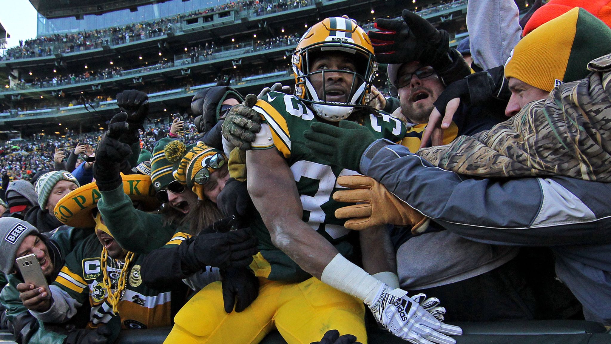 Green Bay Packer's quarterback Aaron Rodgers is a fan of Tua