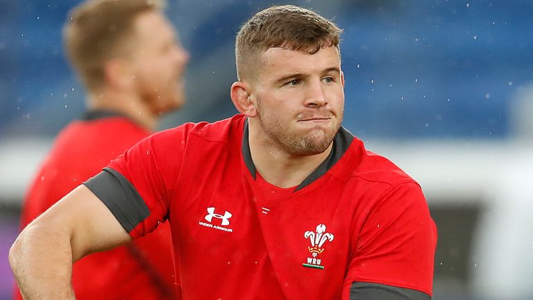 Dragons hooker Elliot Dee will replace Owens in the training squad