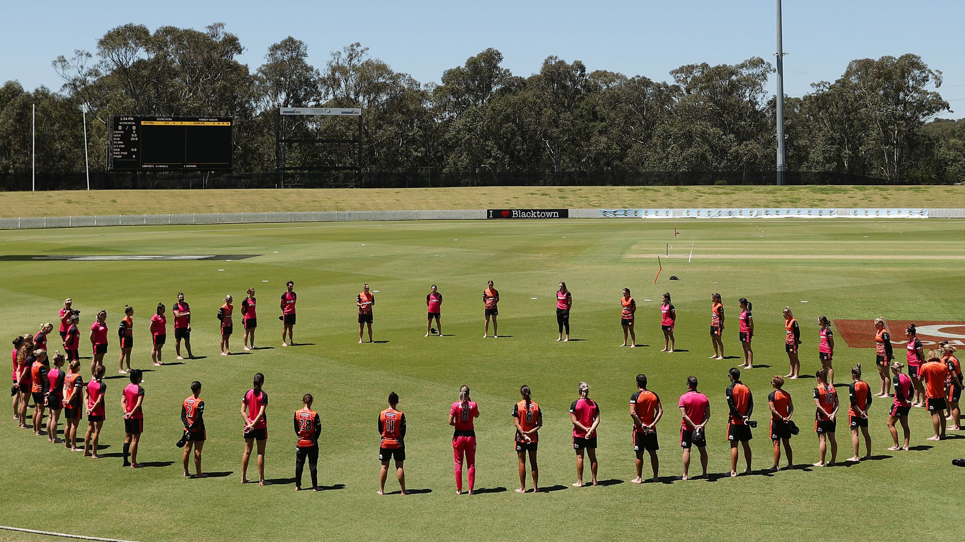 Australian men to make anti-racism 'barefoot circles'
