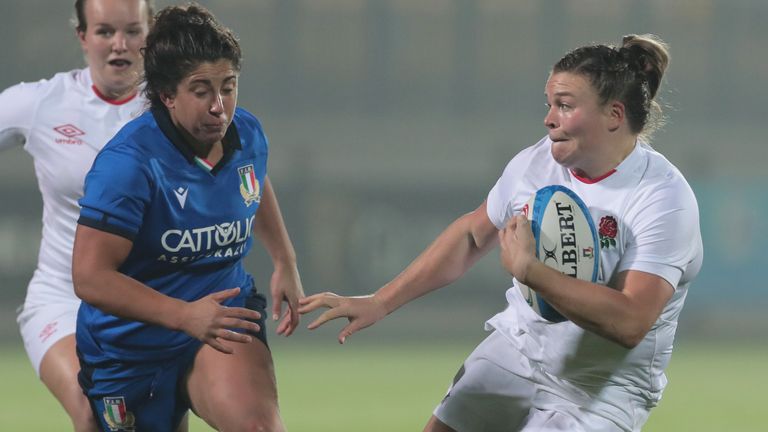 Sarah Bern was among the try scorers as the Red Roses destroyed Italy to clinch a Grand Slam 