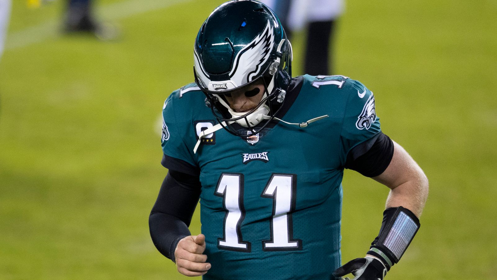 Eagles bench Carson Wentz for Jalen Hurts; so who will Philly