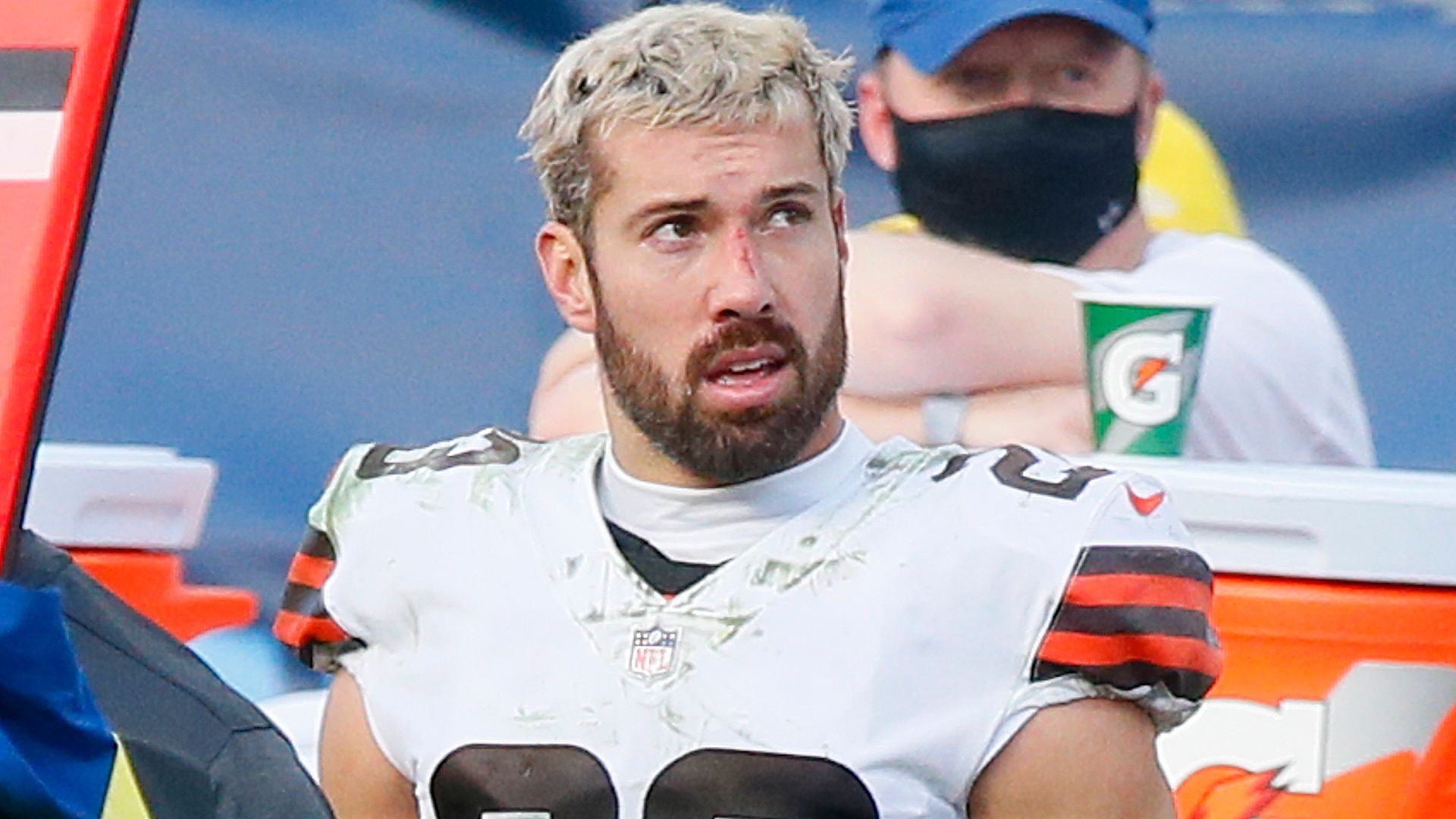 Browns place Sendejo, Bryant on virus list