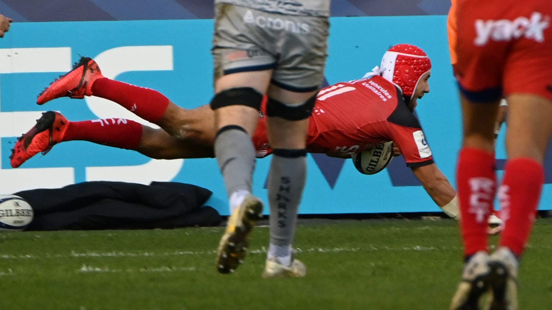 Toulon see off Sale in France