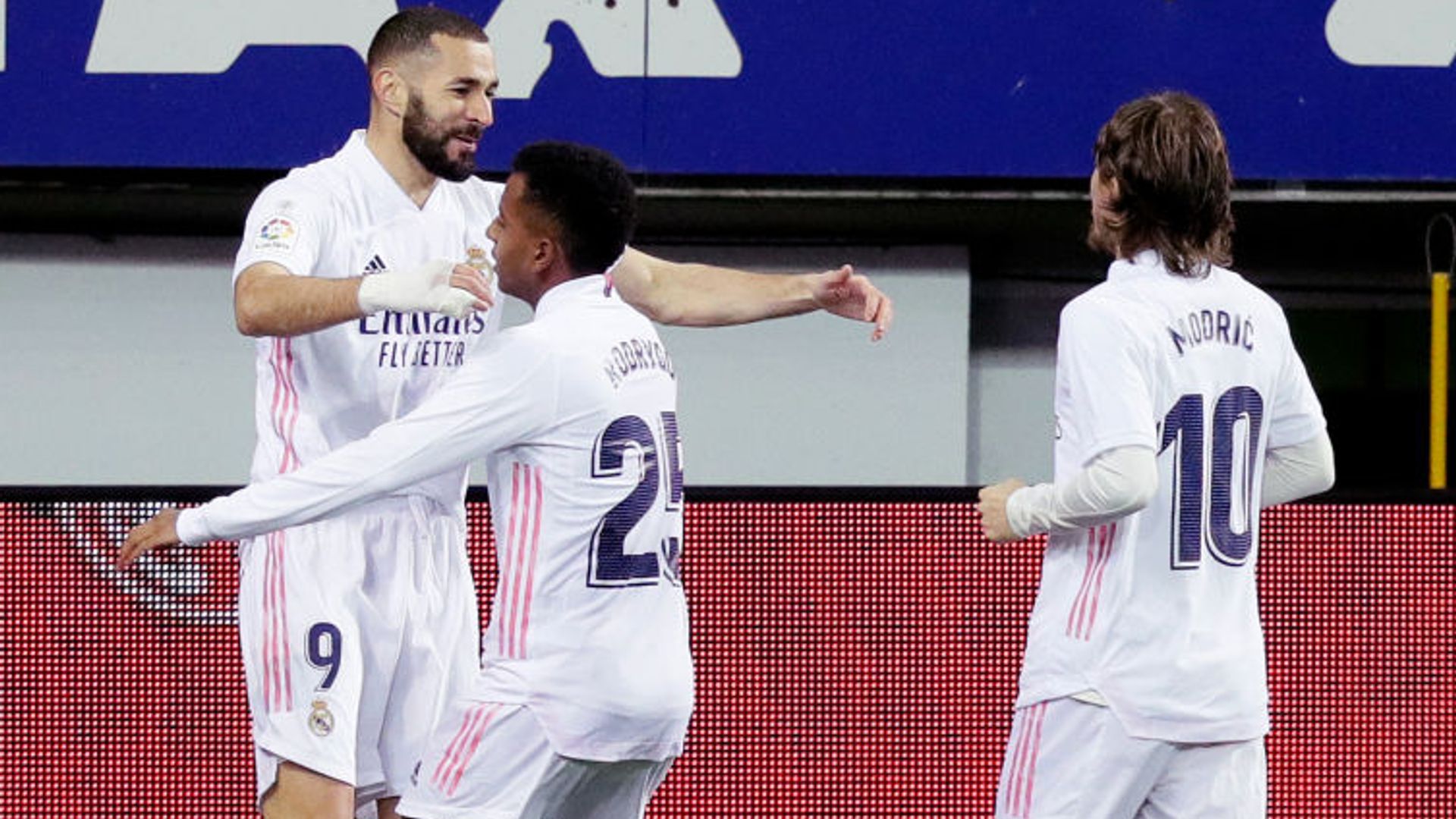 Real move joint-top with win at Eibar