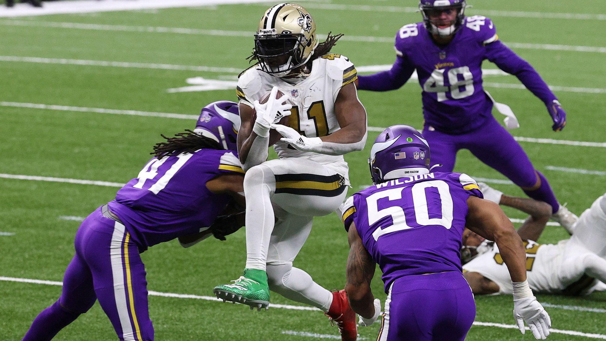 Sports Illustrated - Alvin Kamara tied an all-time NFL record with 6  rushing TDs in a single game! He was both a Christmas Miracle & Christmas  Nightmare in fantasy matchups 🎅🏾/👿 buff.ly/2L0f0zi