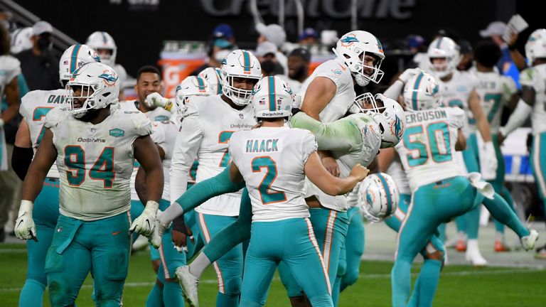 NFL: The Miami Dolphins team of 'misfits' who won the Super Bowl undefeated  - BBC Sport