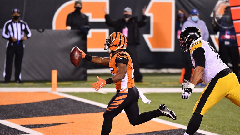 Bernard in the endzone for the Bengals courtship