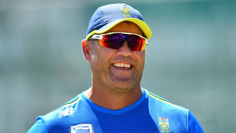 Jacques Kallis has been appointed England's batting training consultant for the test series in Sri Lanka.