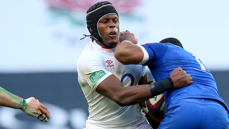 Maro Itoje tackles Hassane Kolingar