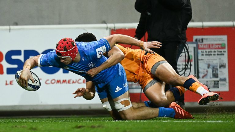 Van der Flier got over in the corner for Leinster's first of the game 