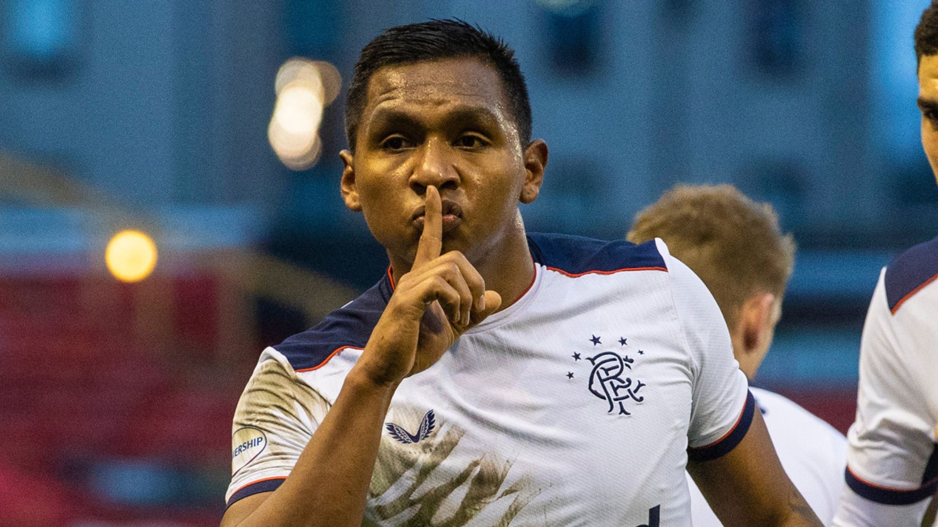 Rangers edge 10-man Aberdeen to go 22 points clear