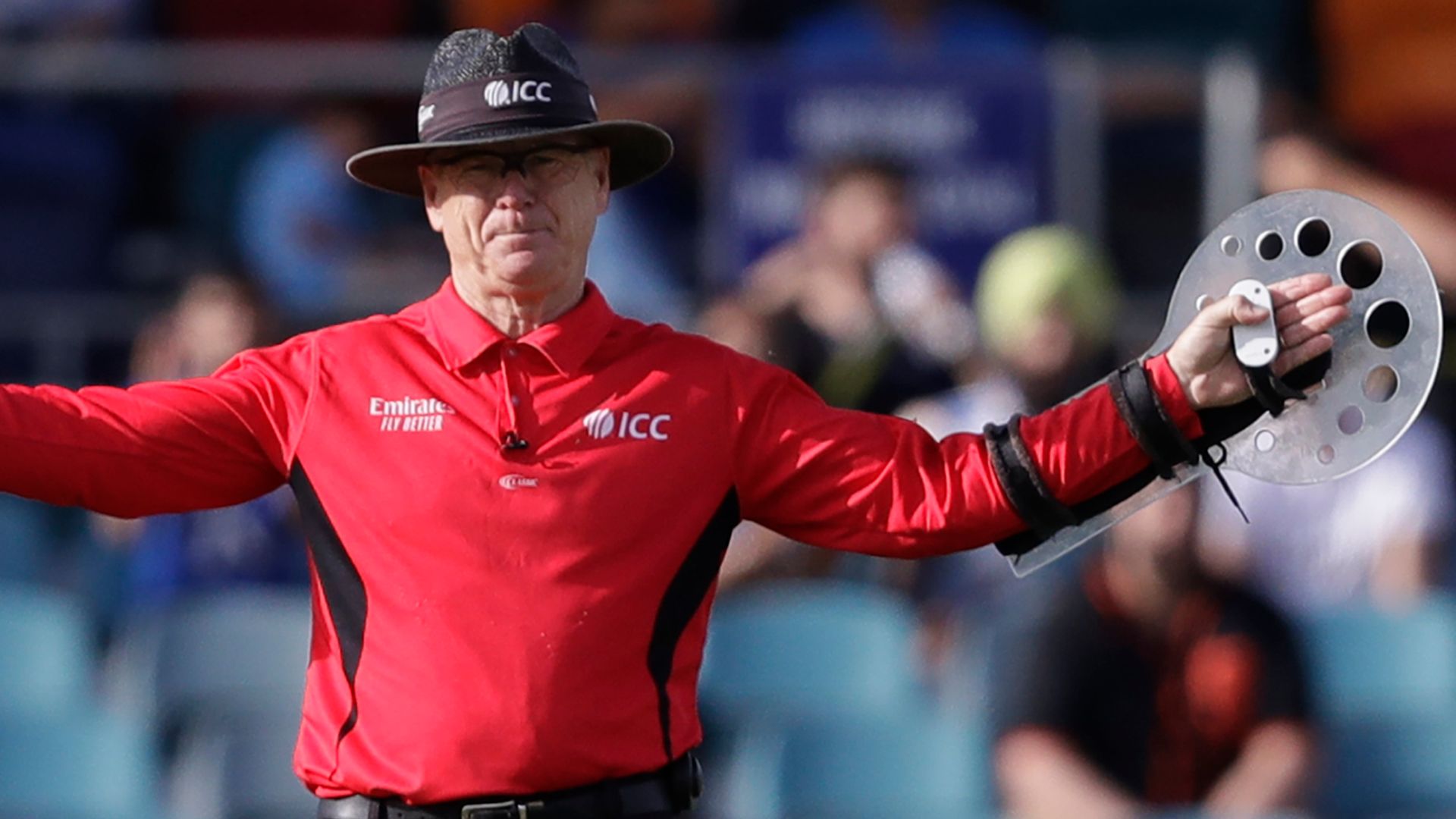 Umpire Oxenford retires from international cricket