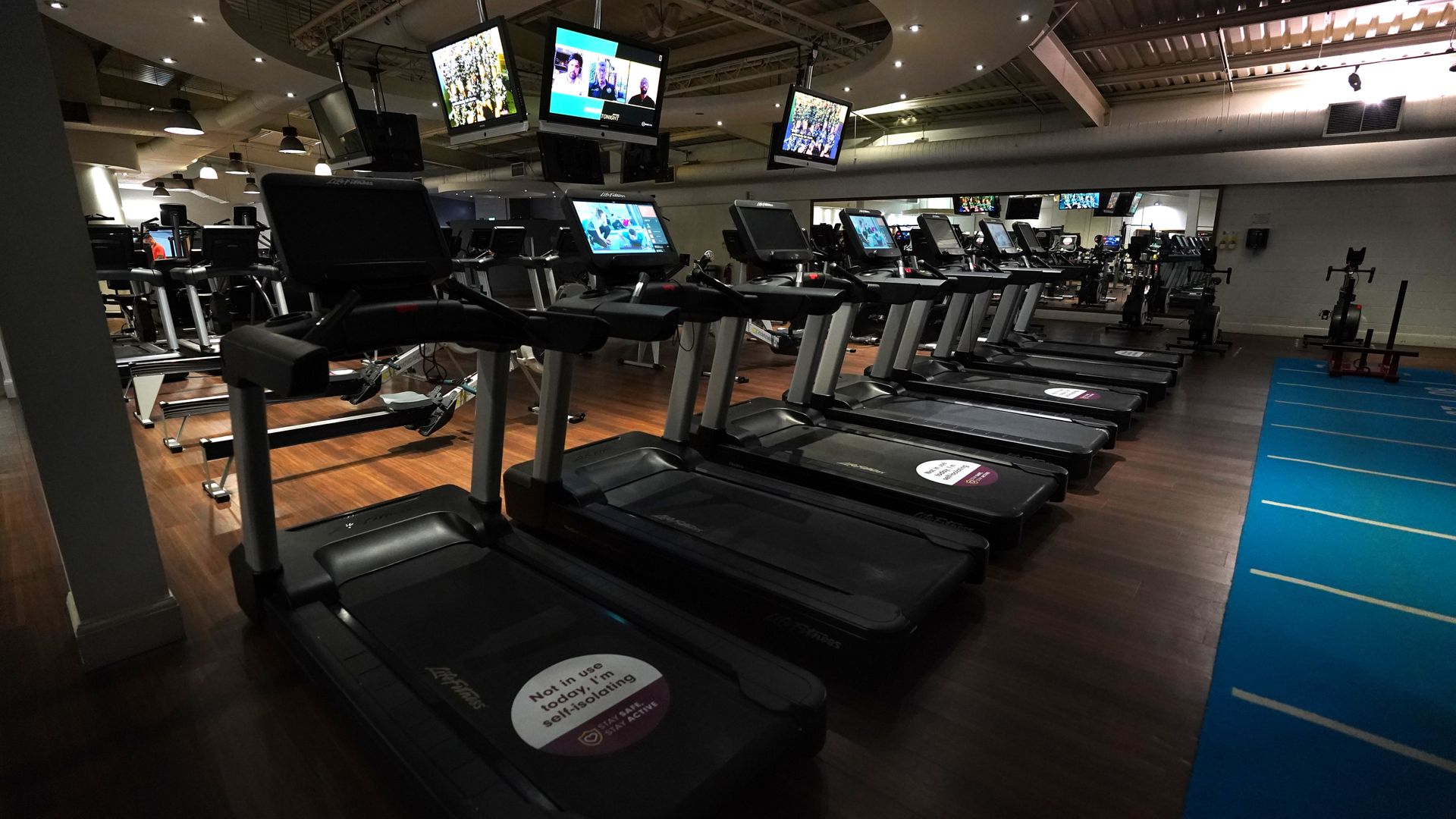 Third lockdown 'hammer blow' to leisure industry