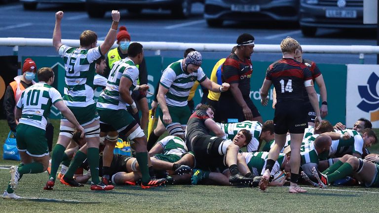 Ealing celebrate one of Alun Walker's tries against Saracens