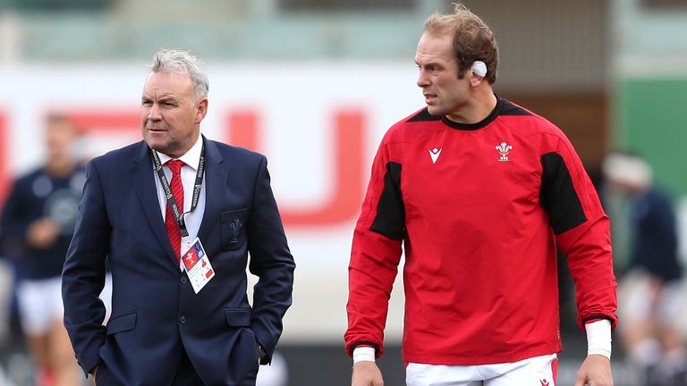 Wales coach Wayne Pivac (L) and skipper Alun Wyn Jones are hoping for a winning start on Sunday